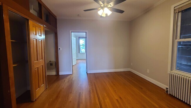 Foto del edificio - 476 Gregory Ave