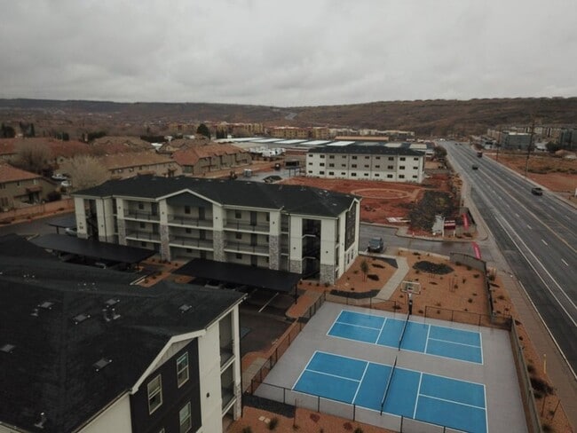 Building Photo - Red Vista Condos!