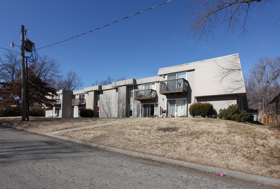 Primary Photo - Paine-Gentry Apartments