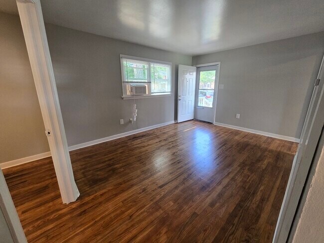 Foto del edificio - 5225 Collindale Rd
