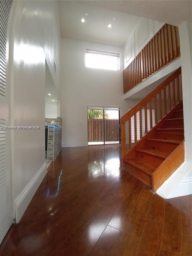 Foto del edificio - 6533 NW 170th Ln