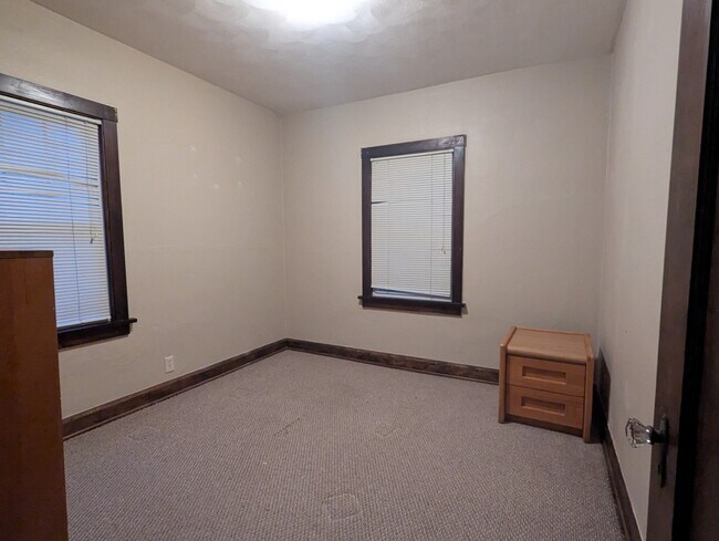 Foto del edificio - 1422 E State St