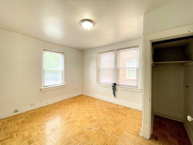 Foto del edificio - 7202 Lyndover Pl