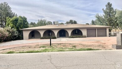 Building Photo - 508 Trails End Ct