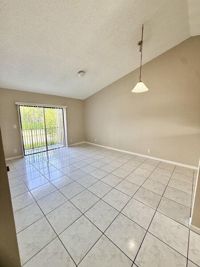 Foto del edificio - 11632 NW 23rd Ct