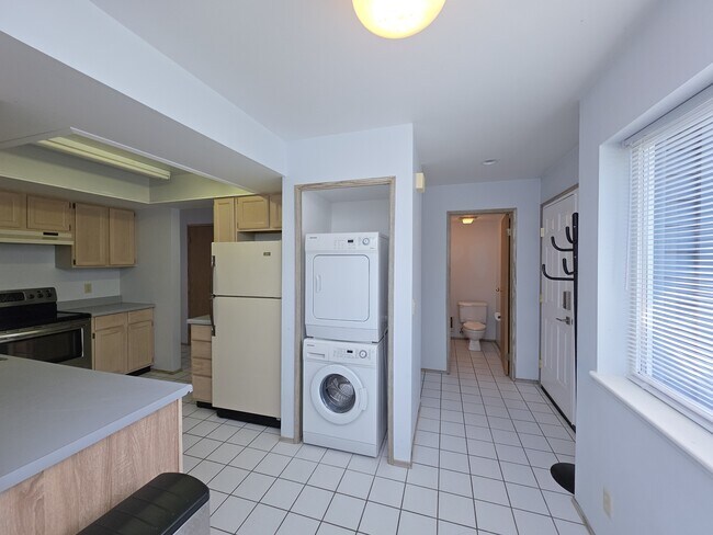 Building Photo - 1728 Edwards Dr