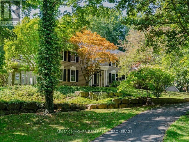 Photo du bâtiment - 10187 Lakeshore Rd W