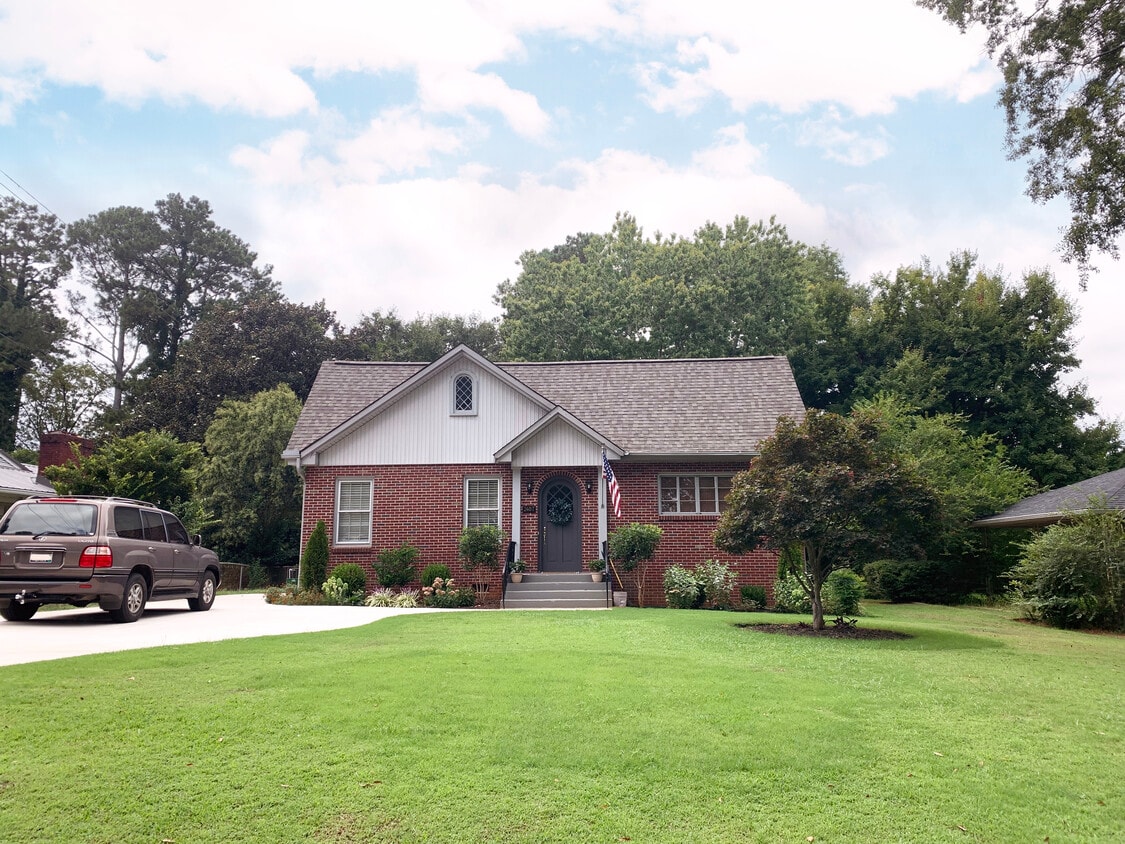Primary Photo - 2407 Lane Ave