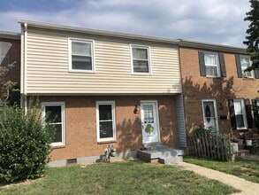 Building Photo - 205 Hedgewood Ct