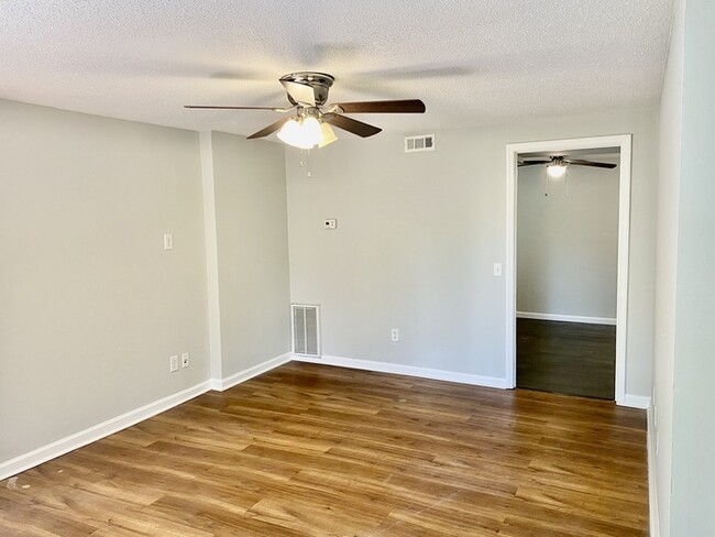 Foto del edificio - 1Bed/1Bath Apt Ringgold, GA! Brand New Gra...