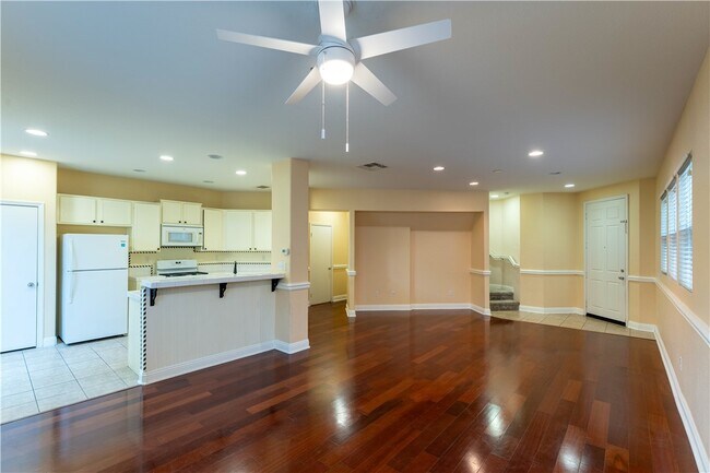 Foto del edificio - 28225 Clementine Dr