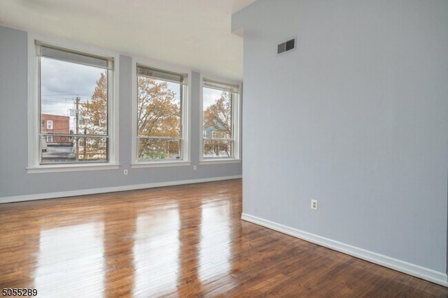 Foto del edificio - 15 Glenridge Ave