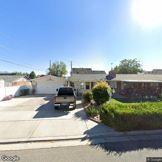 Primary Photo - 445 700 W