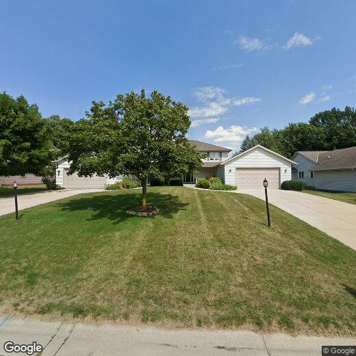 Primary Photo - W196N11476 Shadow Wood Dr