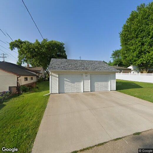 1312 W 38th St, Davenport, IA 52806 House Rental in Davenport, IA