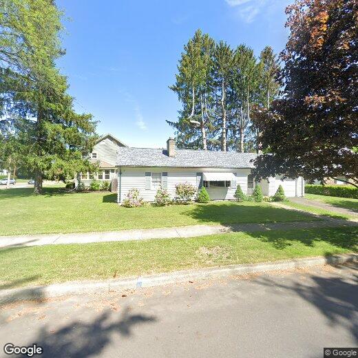 Primary Photo - 122 Larchmont Rd
