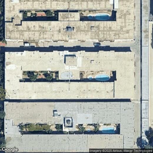 Primary Photo - 5400 Newcastle Ave