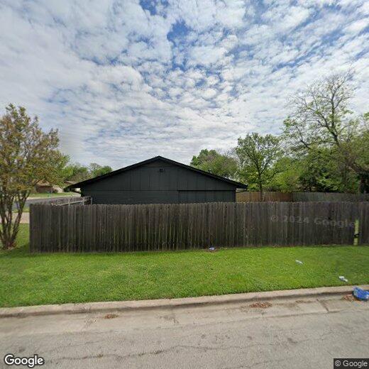 Primary Photo - 909 Cripple Creek Dr