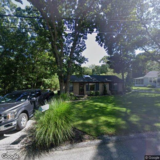 Primary Photo - 8 Squires Pond Rd