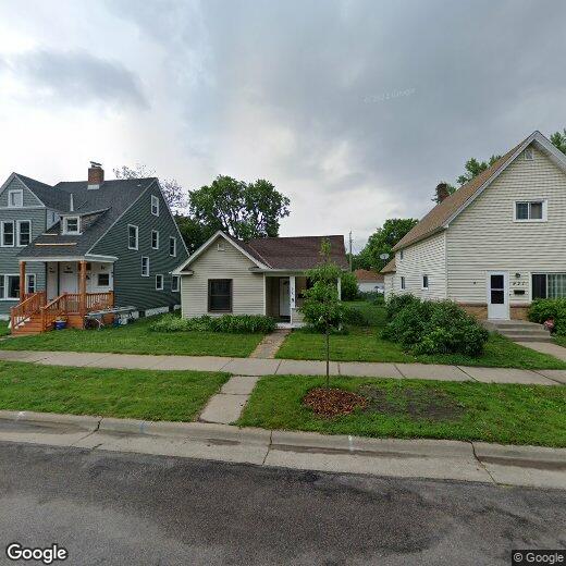 Primary Photo - 935 Tuscarora Ave W