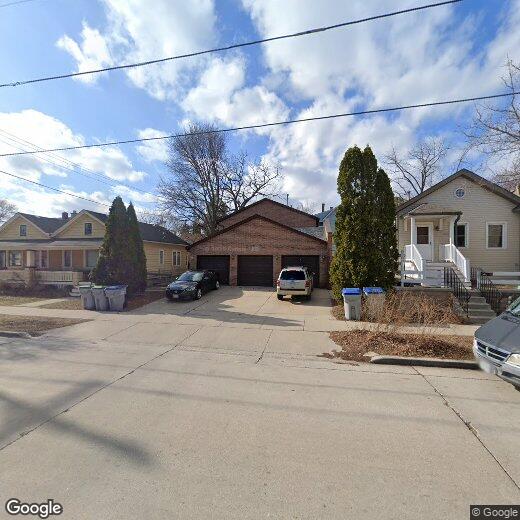 Primary Photo - 1430 E Russell Ave