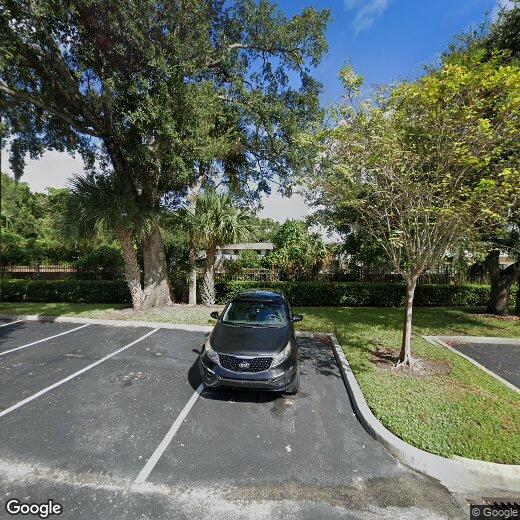 Primary Photo - 915 S Park Ave