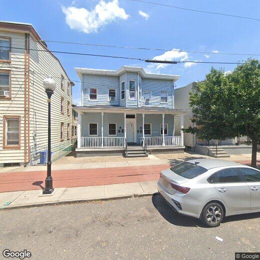 Foto principal - 227 Monmouth St