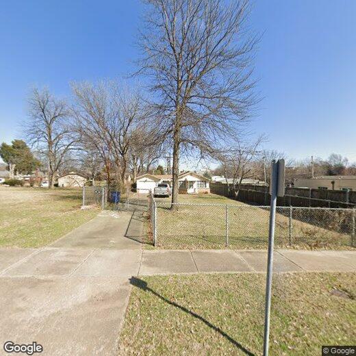 Foto principal - 2011 S Yorktown Ave