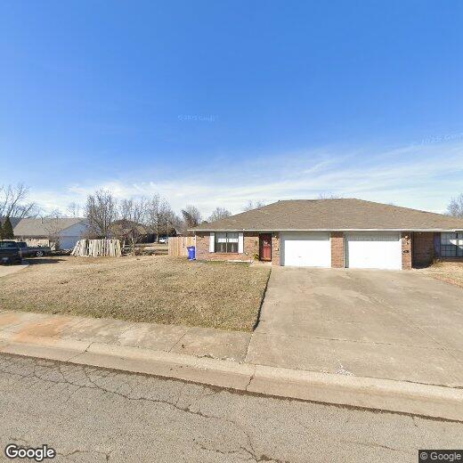 Primary Photo - 703 E Glendale Ln