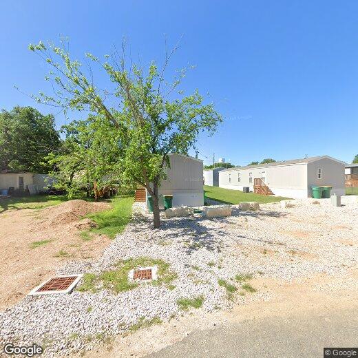 Primary Photo - 114 E Castleshoals Dr