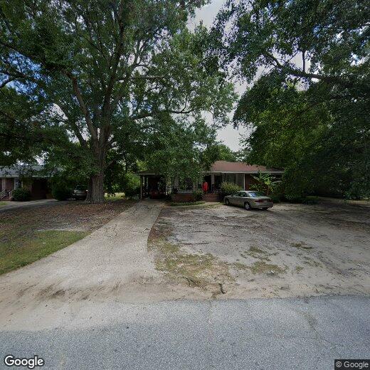 Primary Photo - **AVAILABLE NOW**3 Bedroom / 1 Bathroom Ho...