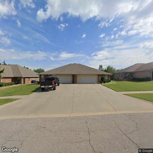 Foto principal - 6101 White Oak Cir