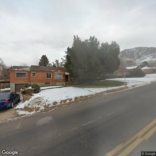 Foto principal - Room for rent! Walk to WSU!