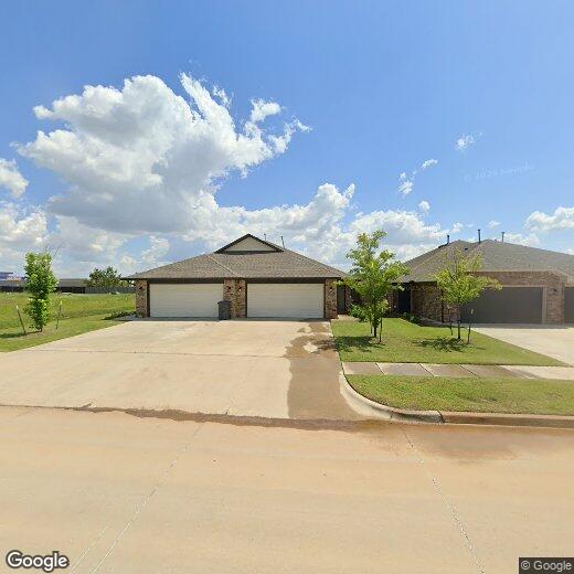 820 Coles Creek, Yukon, OK 73099 Townhome Rentals in Yukon OK