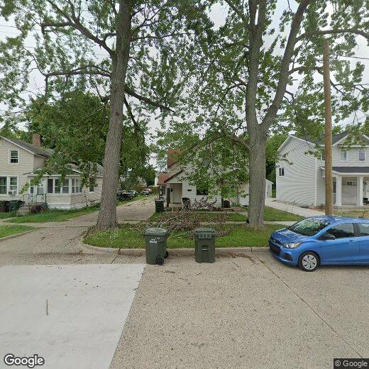 Primary Photo - 298 McLaughlin Ave