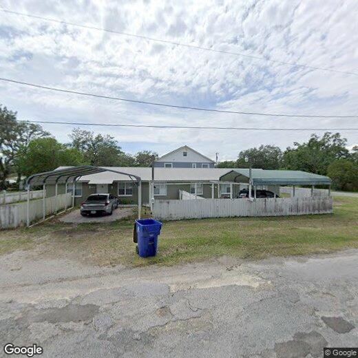 Foto principal - Move-In Ready 2BR/1BA Home in Prime Zephyr...