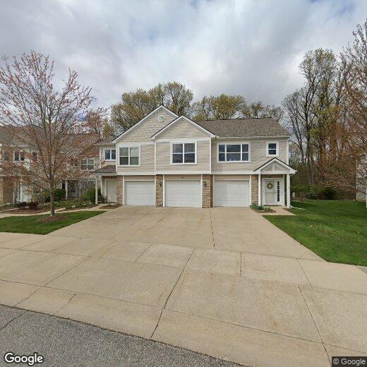 Primary Photo - 558 Fieldstone Cir W