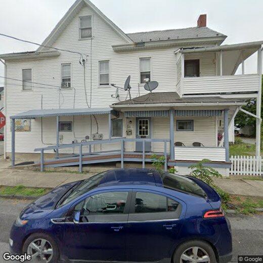 16 S Robinson Ave Unit 16, Pen Argyl, PA 18072 Room for Rent in Pen