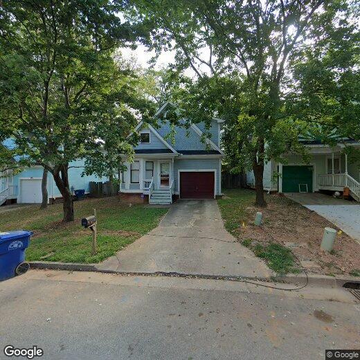 Primary Photo - 921 Oak St SW