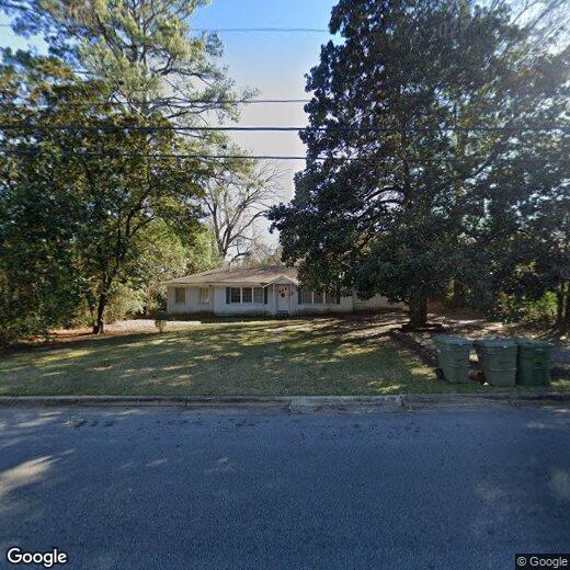 906 E Edgemont Ave, Montgomery, AL 36111 Townhouse for Rent in