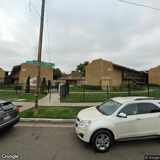 Foto principal - 1320 N Sylmar Ave