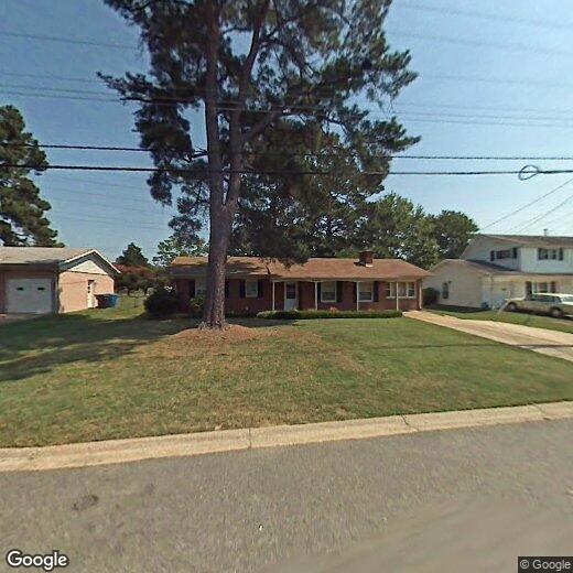 Foto principal - 4 bedroom home in Virginia Beach