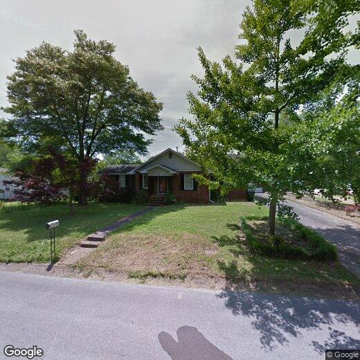 Foto principal - Charming 3 Bedroom, 2 Bathroom Home in Dec...