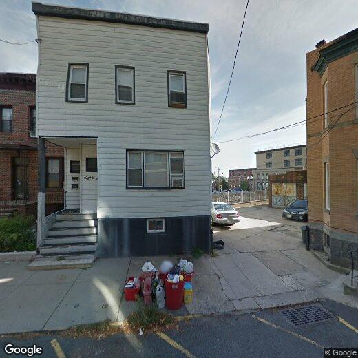 Primary Photo - 86 Maple St