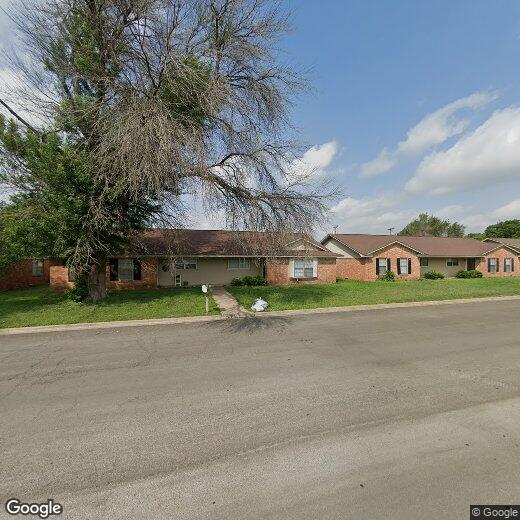 Foto principal - 128 Topeka Dr