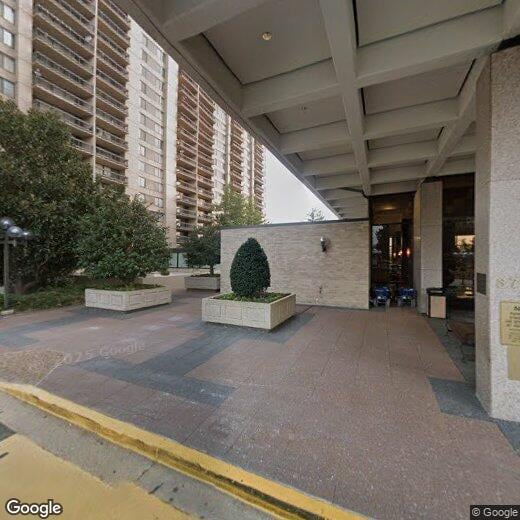 Foto principal - 3705 S George Mason Dr