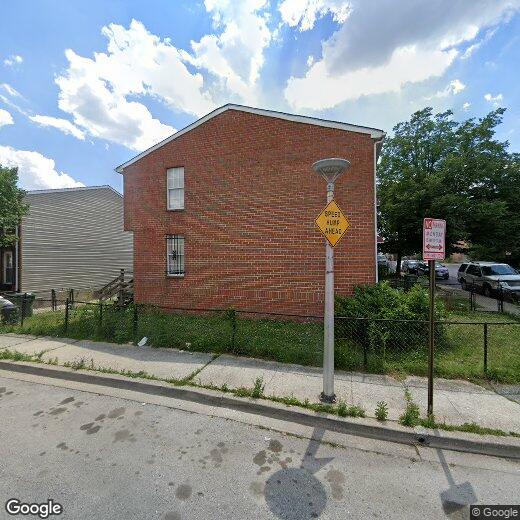 Foto principal - Spacious 3-Bedroom Townhome – Newly Renova...