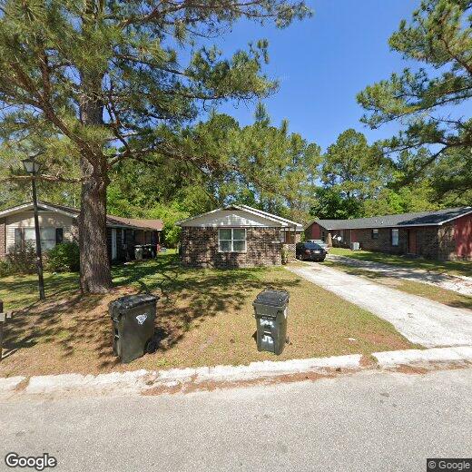Foto principal - Huge 3 bedroom unit in popular Summerville!