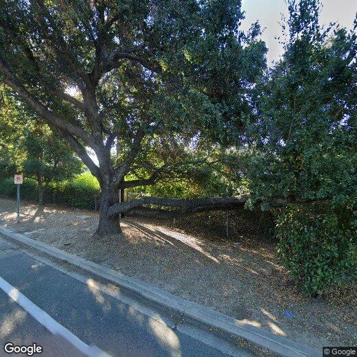 Primary Photo - 722 W Hillcrest Dr