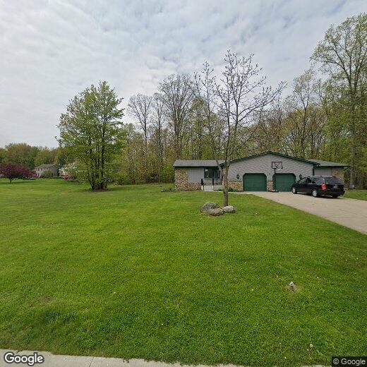 7432 Far Hill Dr, Painesville, OH 44077 Room for Rent in Painesville